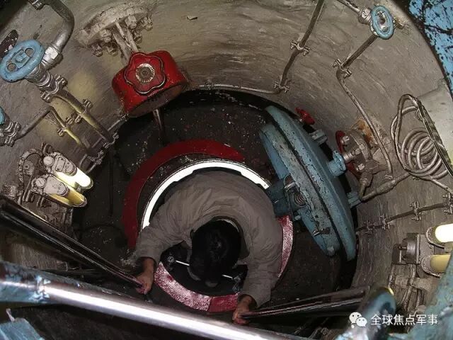 只有经过对比，才知道台风级潜艇究竟有多大的图19
