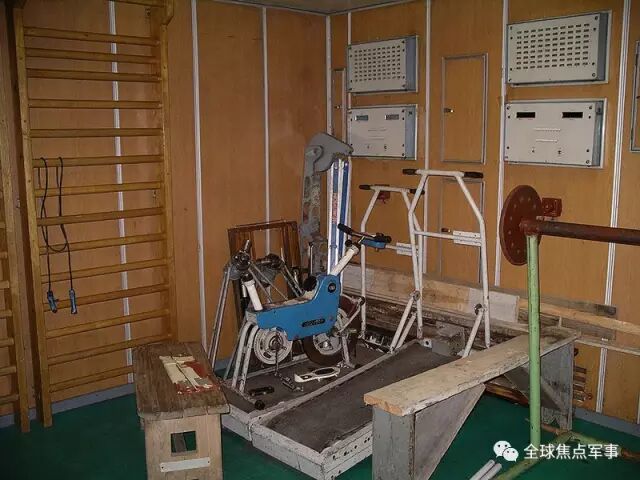 只有经过对比，才知道台风级潜艇究竟有多大的图23