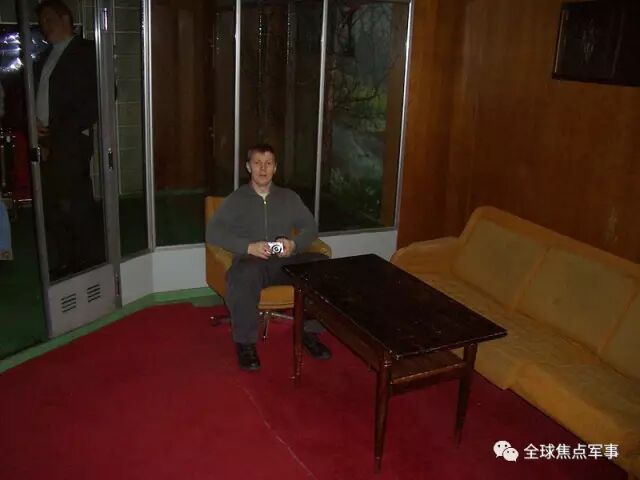 只有经过对比，才知道台风级潜艇究竟有多大的图20