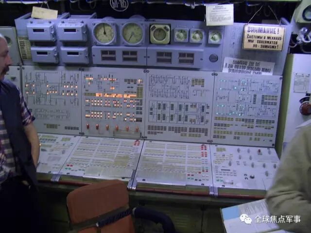 只有经过对比，才知道台风级潜艇究竟有多大的图26