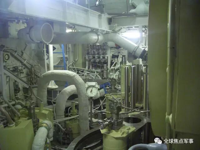 只有经过对比，才知道台风级潜艇究竟有多大的图36