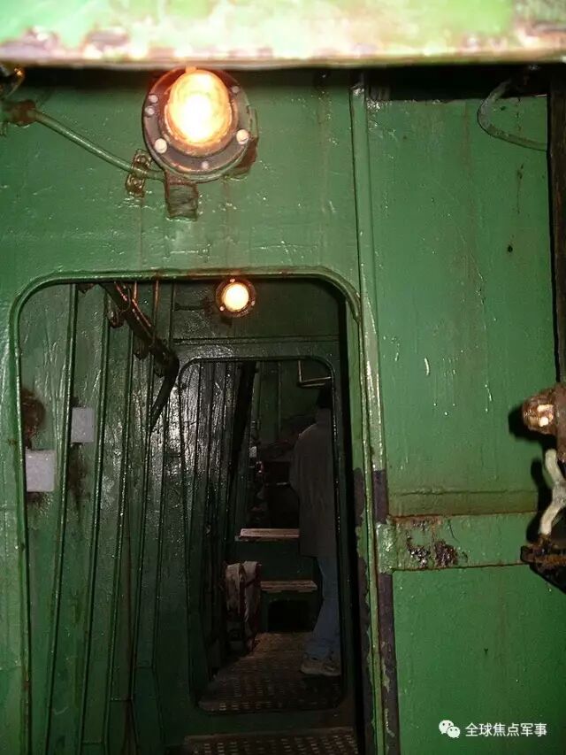 只有经过对比，才知道台风级潜艇究竟有多大的图29