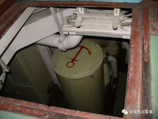 只有经过对比，才知道台风级潜艇究竟有多大的图33