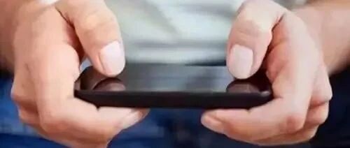 上厕所你还敢玩手机？！看完这篇文章就怕了