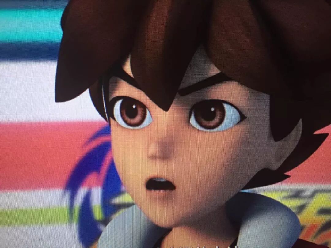 在《超变战陀》里,流星在比赛中遇到了强大的对手,这个人的防御无懈可