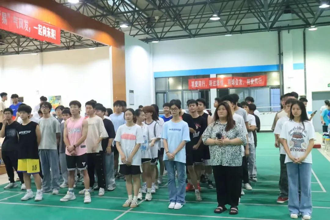 【时事热点】学校第二届“新生杯”气排球比赛圆满落幕