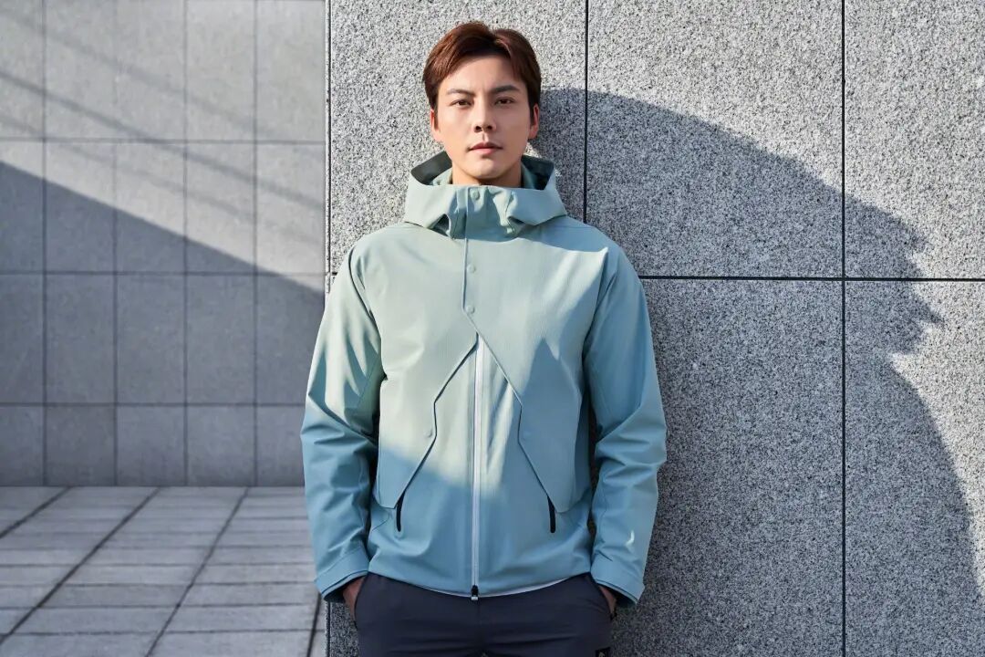 陈伟霆生图曝光被指顏值急跌，被批发际线高粉丝急护主