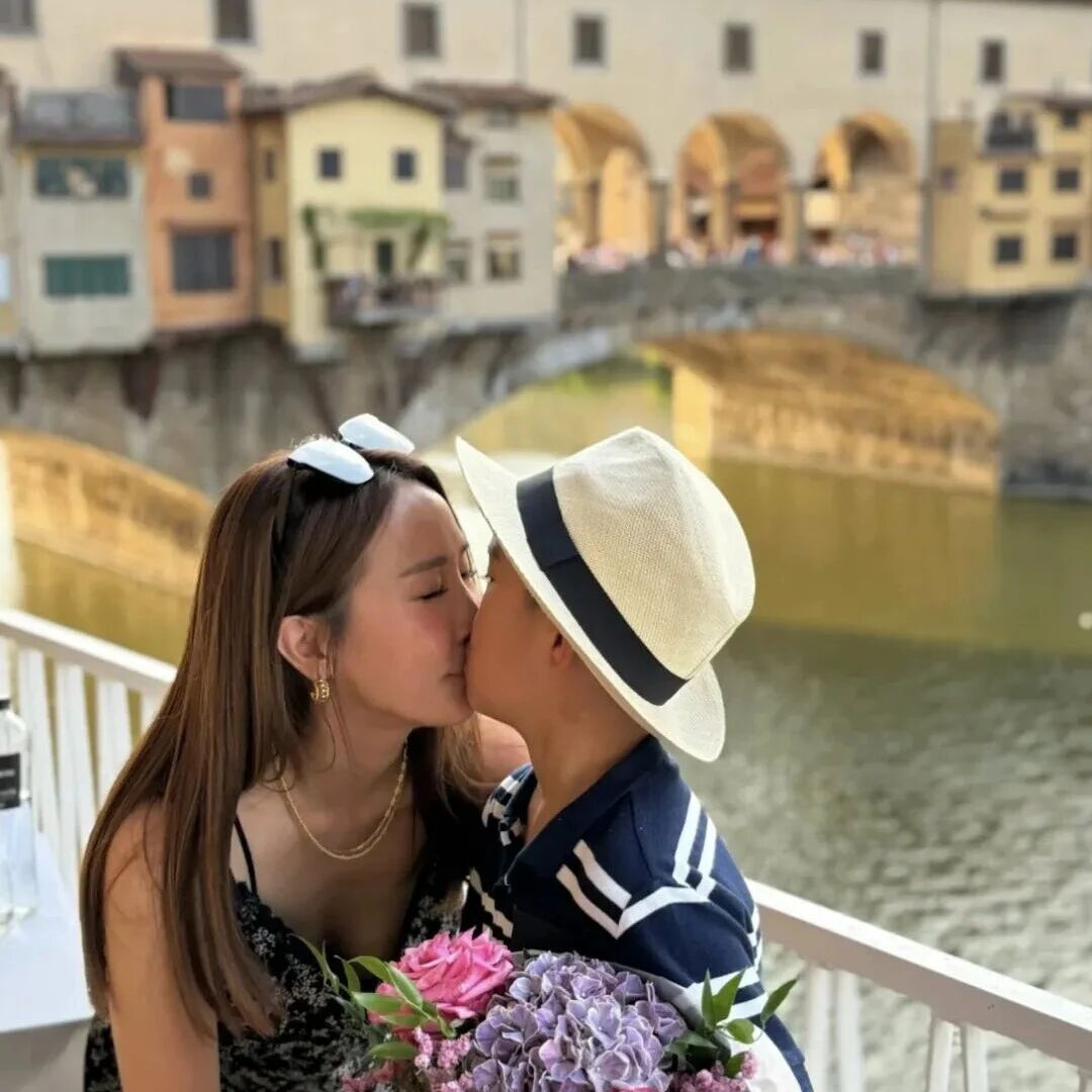 曹敏莉與孻仔遊意大利拖手錫嘴極溫馨,曝光闊太生活狀態超凍齡