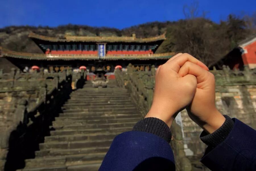 道教为什么要行“拱手礼”？