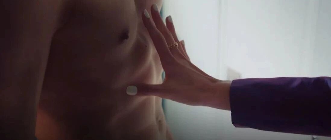 有病？帅哥在新剧中露个腹肌也要被韩国网友投诉？