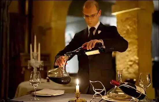 白酒放恒温酒柜里对酒好吗_恒温酒柜 白酒_恒温白酒储酒柜