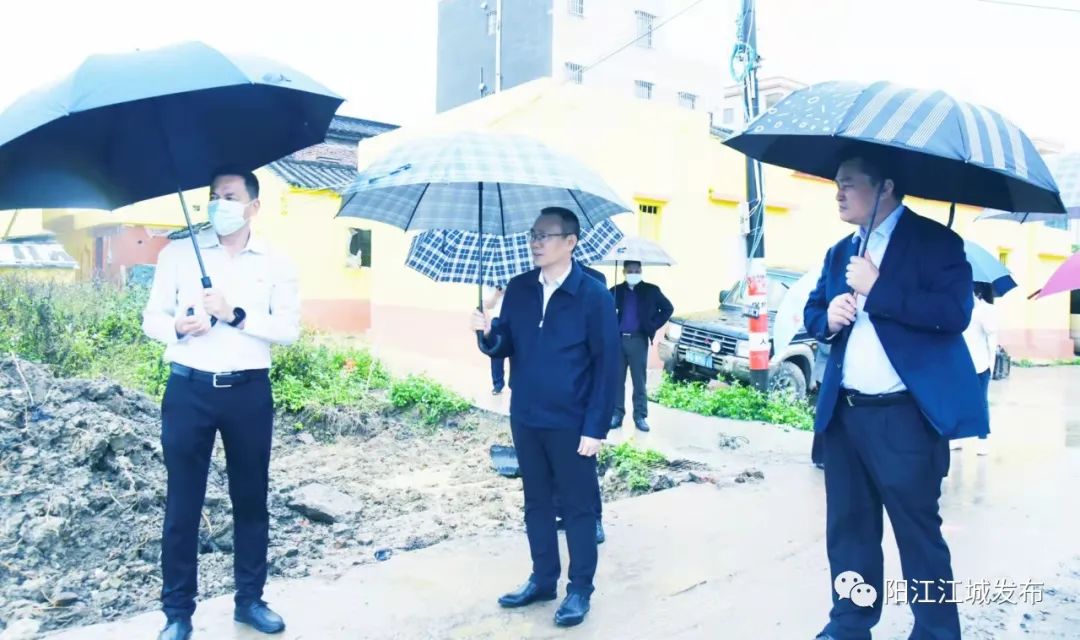 李仕鹏深入岗列街道推进乡村风貌带建设和疫苗接种工作