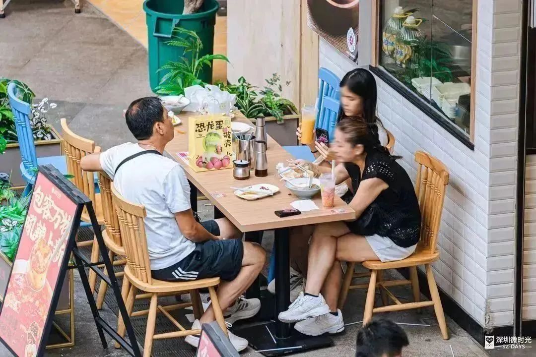 前海已經成為深圳港資企業最密集的區域,已有近10000家港企在此註冊