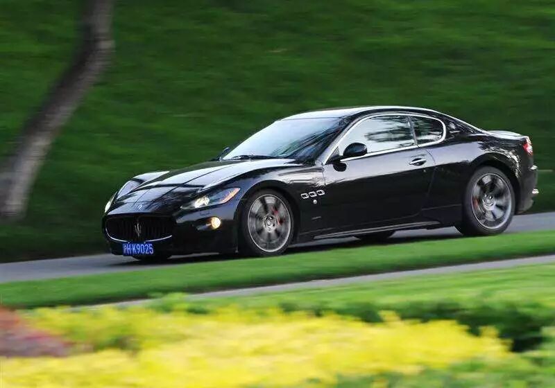 男人爱车大概就像女生爱包一样