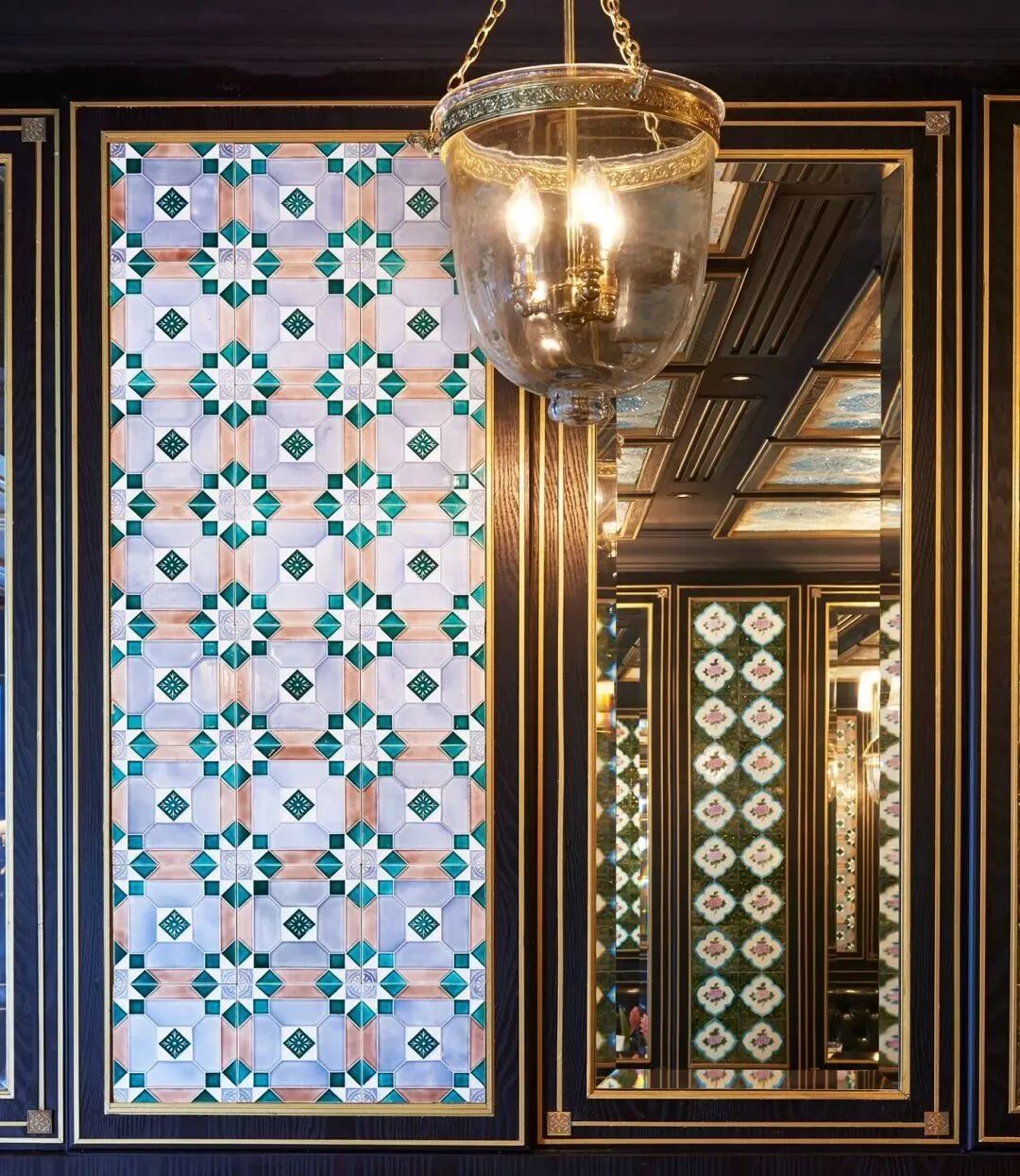 法式南洋风法式南洋是法式元素较为明显的南洋风格,采用贵妃椅