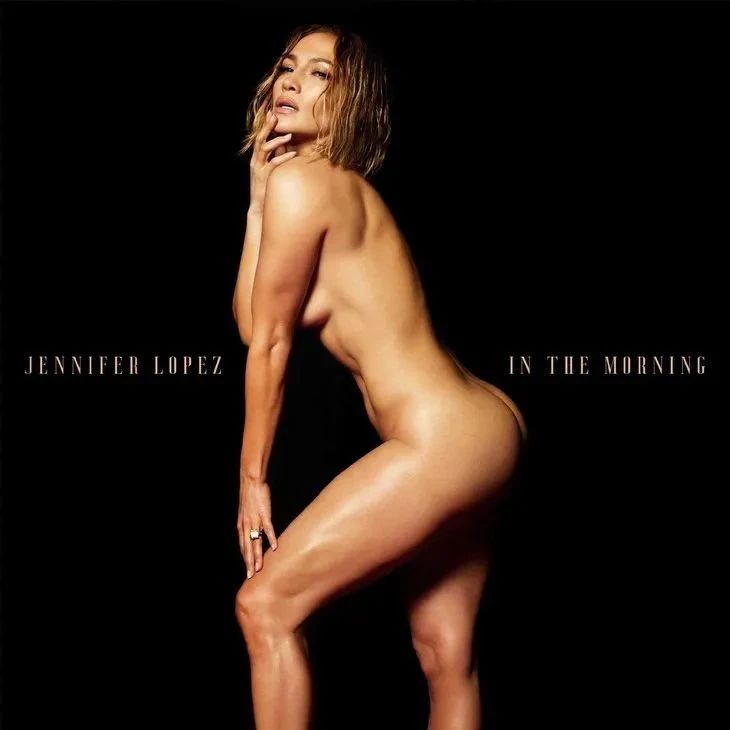Jennifer Lopez 全裸拍新歌封面,这身材51岁?