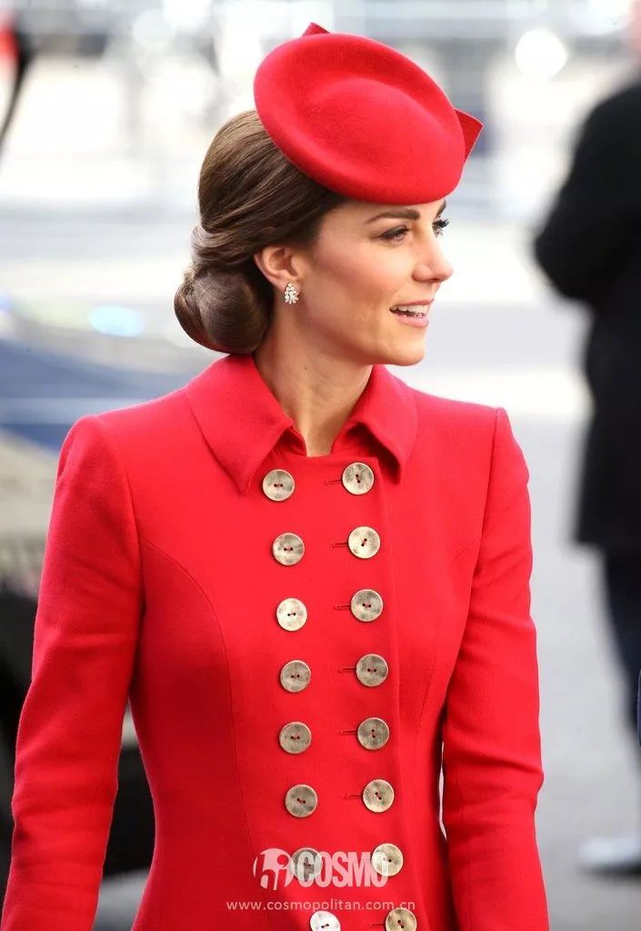 好氣質靠耳環？凱特王妃在賽馬場的裝扮，演譯了「less is more」的時尚法則 時尚 第25張