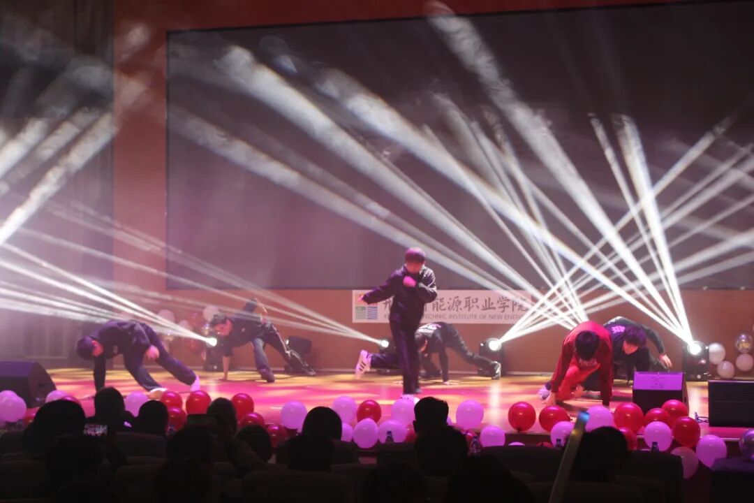 0.开场街舞《核舞街头》.JPG