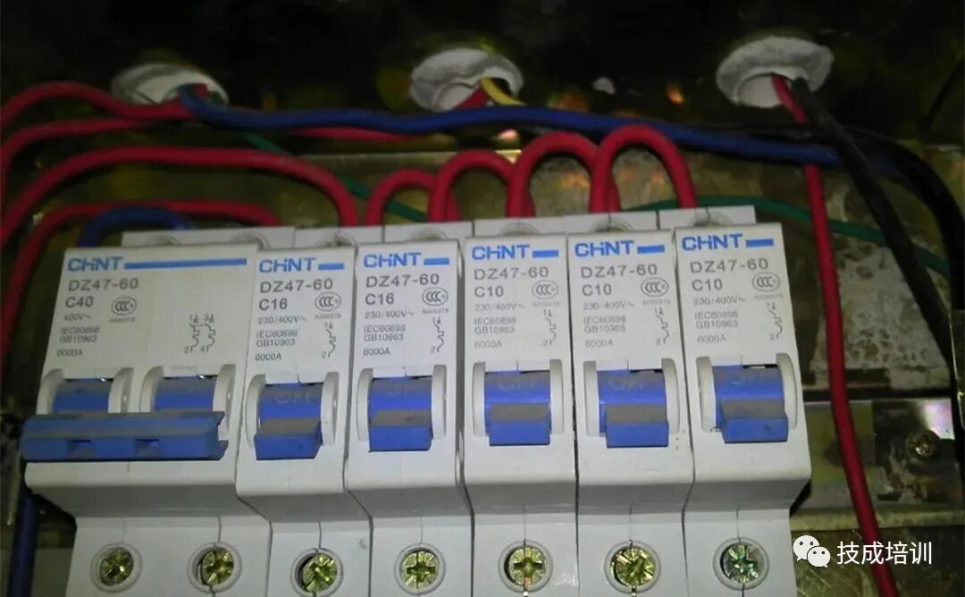 常用的断路器型号有哪些？断路器的参数怎么选择？一文帮你搞懂！的图8