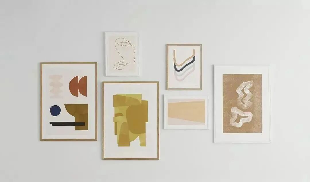 客厅挂什么画最好？7种选择助你挂好客厅的装饰画