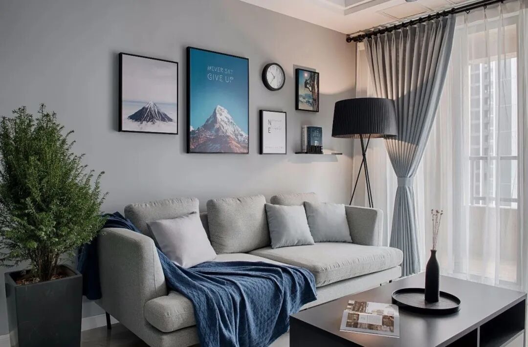 客厅挂什么画最好？7种选择助你挂好客厅的装饰画