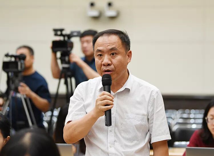 迅速落实“六稳”：财政部加快发行使用地方政府专项债券、央行降准！