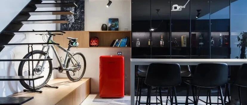 有趣型男的130㎡工业风Loft，悬空楼梯+多功能「大玩具」，好玩又实用！