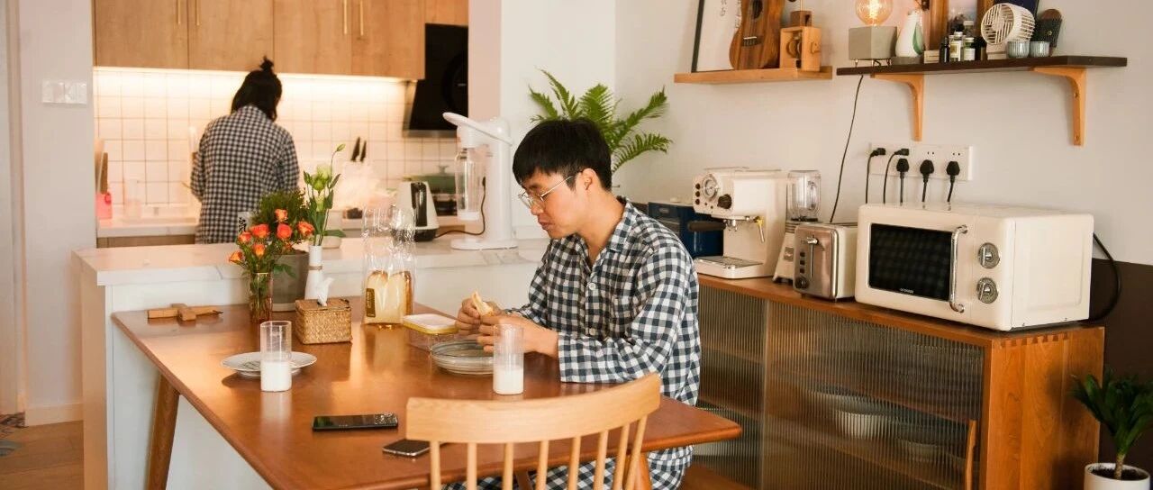 83㎡住两人一猫，开放式厨房、吧台、超多储物...打造日式混搭风美宅！