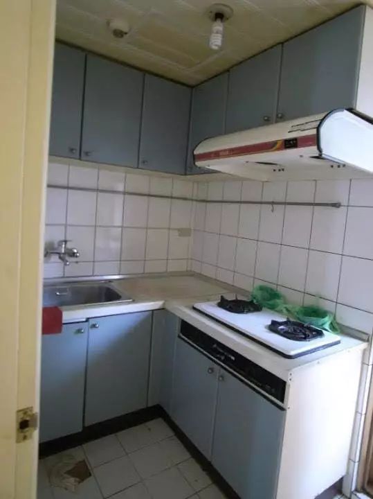 【改造家】台湾夫妻“软硬兼施”50m²老屋, 满屏都是猝不及防的改造灵感和狗粮!