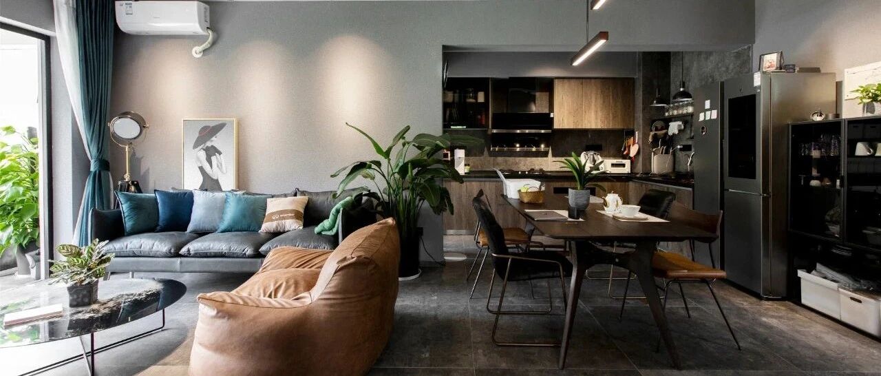 99㎡“工业风”一人居，健身区、衣帽间、阳光房...她家又酷又飒！