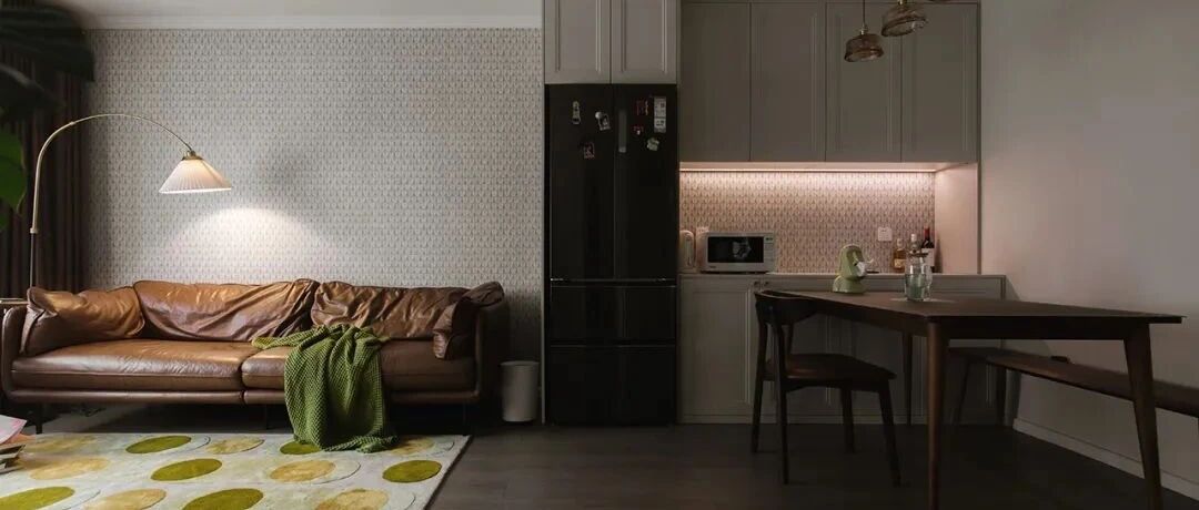 76㎡精装修改造，羽毛壁纸、棕色系、雪松绿...变身颜值复古宅！