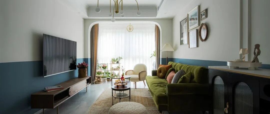 半墙漆分色设计、开放式餐厨一体...新婚夫妻的复古风美宅!