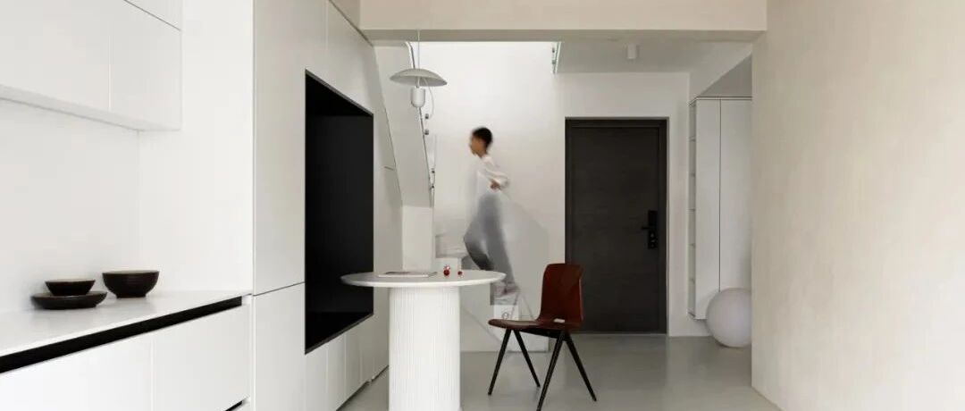 89㎡顶层复式，大胆去客厅，餐厨收纳用一个储物柜就搞定！