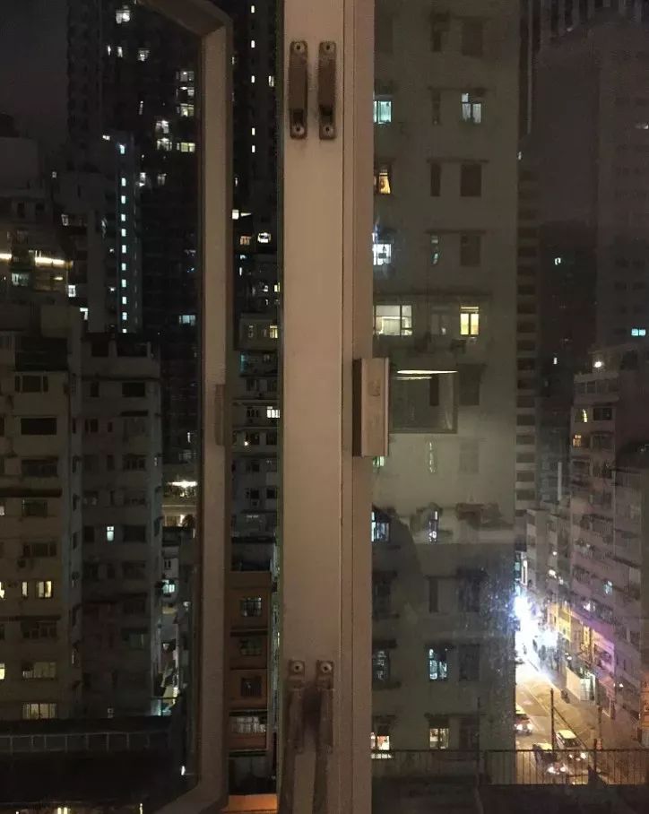 香港35㎡小兩居，實力改造奇葩戶型，浴缸、客房、工作台，麻雀雖小，五臟俱全！ 家居 第24張