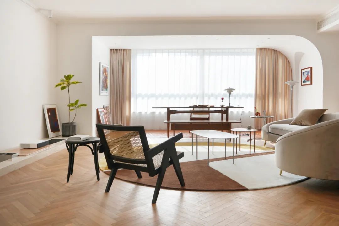 180㎡兩居室，LDK一體化，溫暖中性色+極簡設計，裝出大宅氣度！ 家居 第17張
