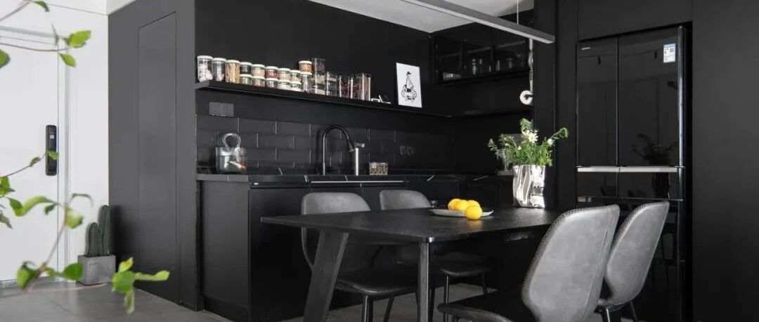 100㎡烘焙师的独居极简空间，动静分区，兼顾开放性和私密性！