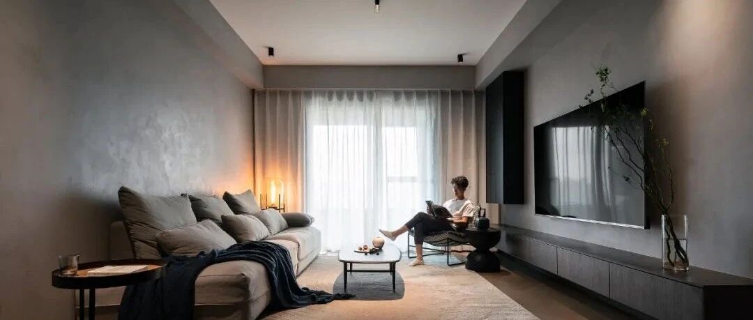 125㎡精装房改造，暗色调塑造空间质感，感受如同电影般的文艺氛围！