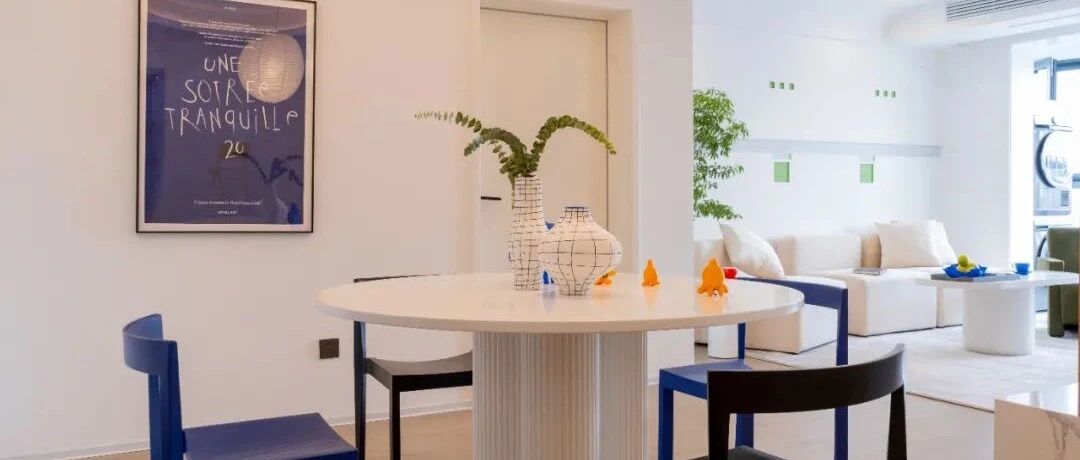 94㎡小两居，用克莱因莱作跳色，空间既温馨舒适又有亮点！