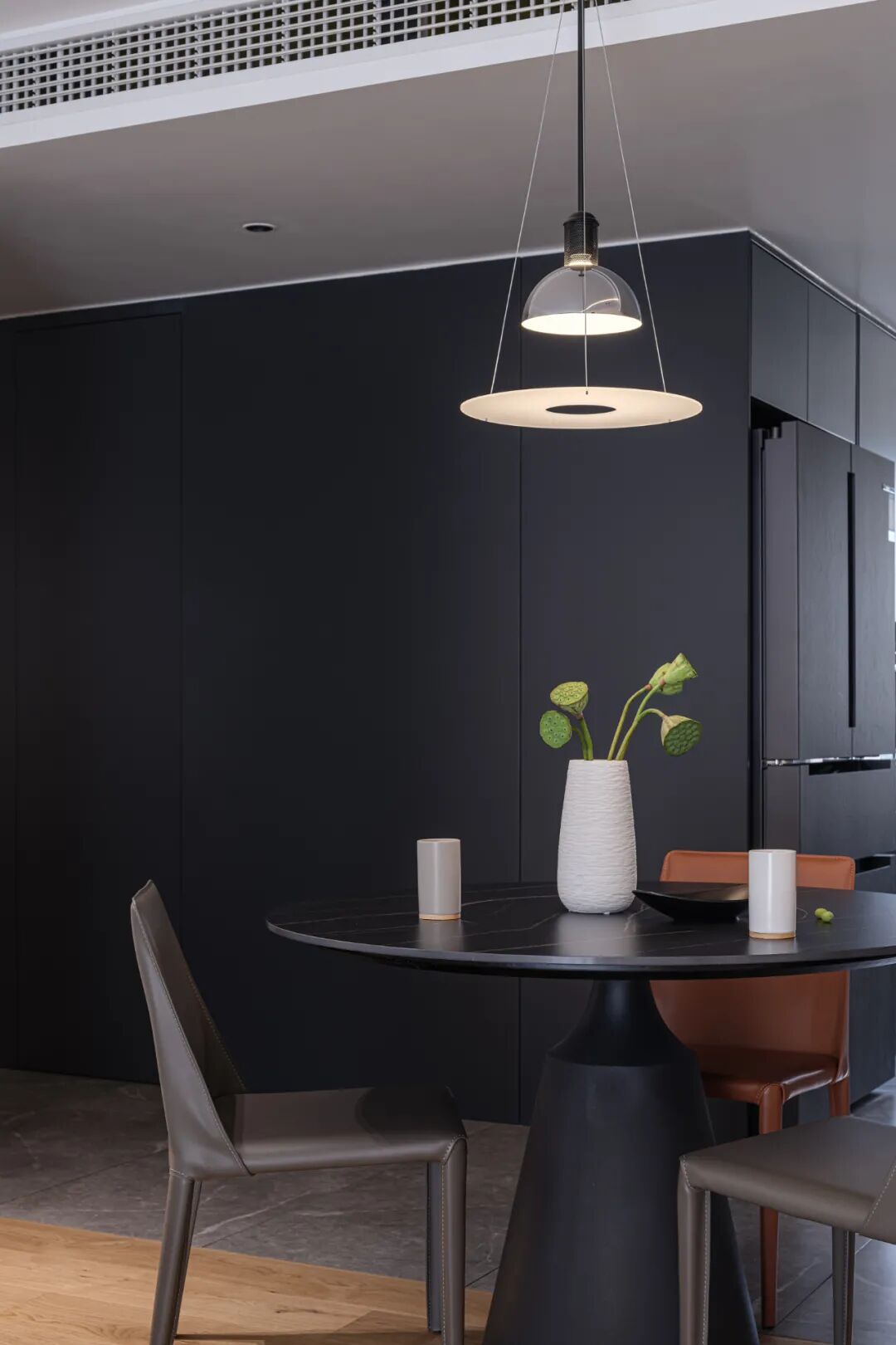 138㎡原木风，岛台、游戏室、衣帽间...打开自由生活的开关！