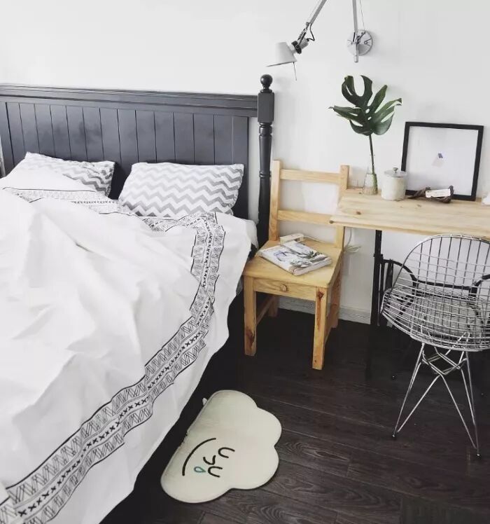 放床头的不一定非得要这些 还可能是这些有趣的玩意