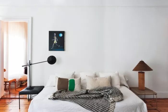 放床头的不一定非得要这些 还可能是这些有趣的玩意