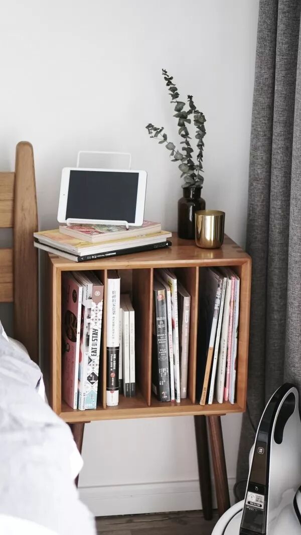 放床头的不一定非得要这些 还可能是这些有趣的玩意