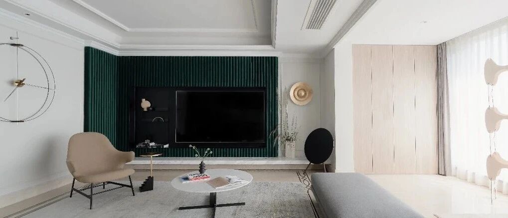 200㎡精装房改造，墨绿色+非对称设计，营造复古韵律感！