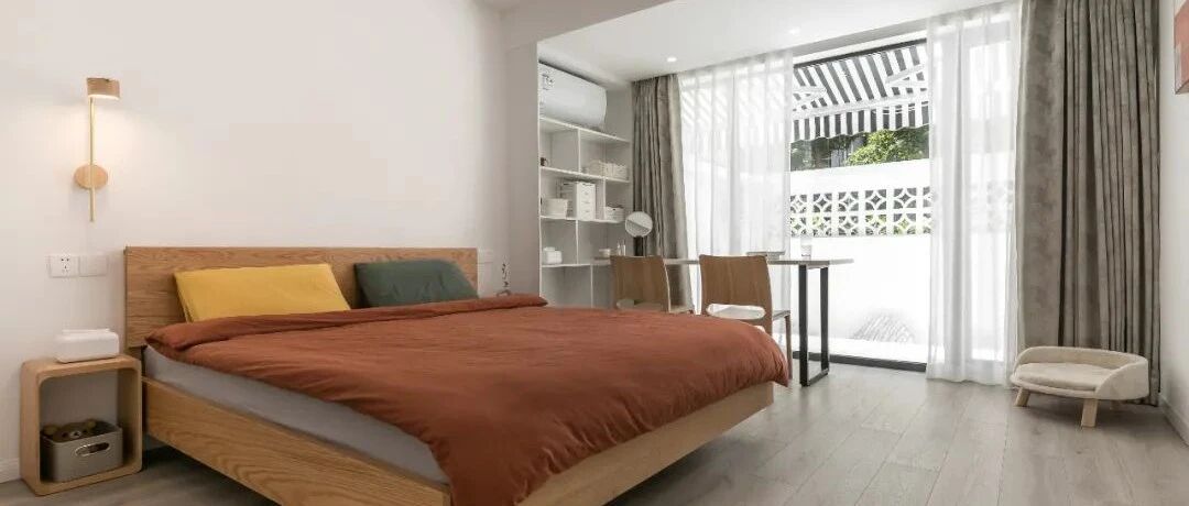 90后年轻夫妻买下74㎡：两人一猫半院子，“偷”得浮生半日闲！