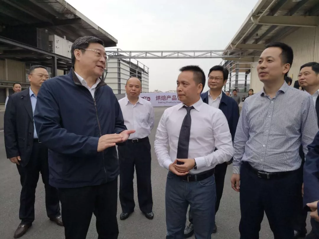杜家毫调研盐津铺子烘焙中心项目情况 杜家毫调研盐津铺子烘焙中心项目情况