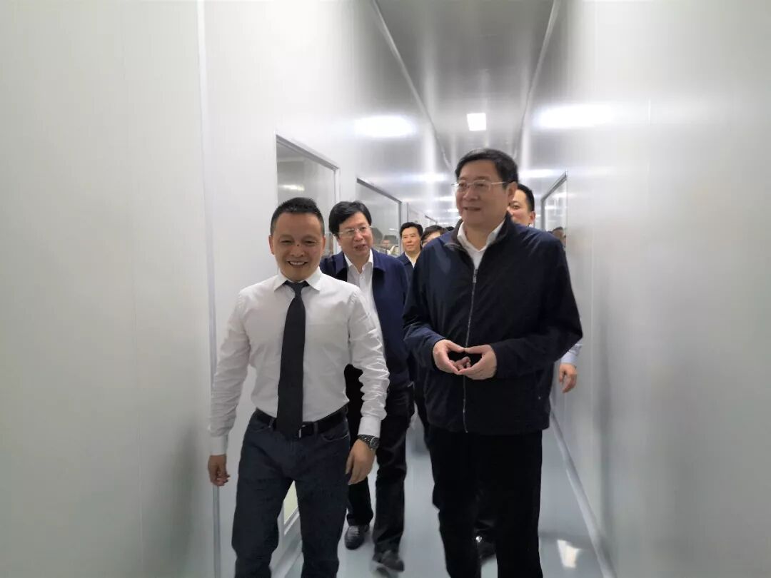 杜家毫调研盐津铺子烘焙中心项目情况