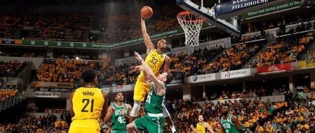 NBA五大天赋碾压瞬间：詹姆斯隔扣对手就是不讲理 锡安强盗式抢断