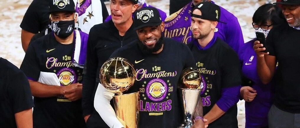 欣赏NBA新冠军湖人队巅峰之路：十年守望开启崭新篇章