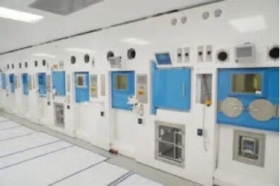 图片包含 室内, 大, 男人, 轨道

AI 生成的内容可能不正确。