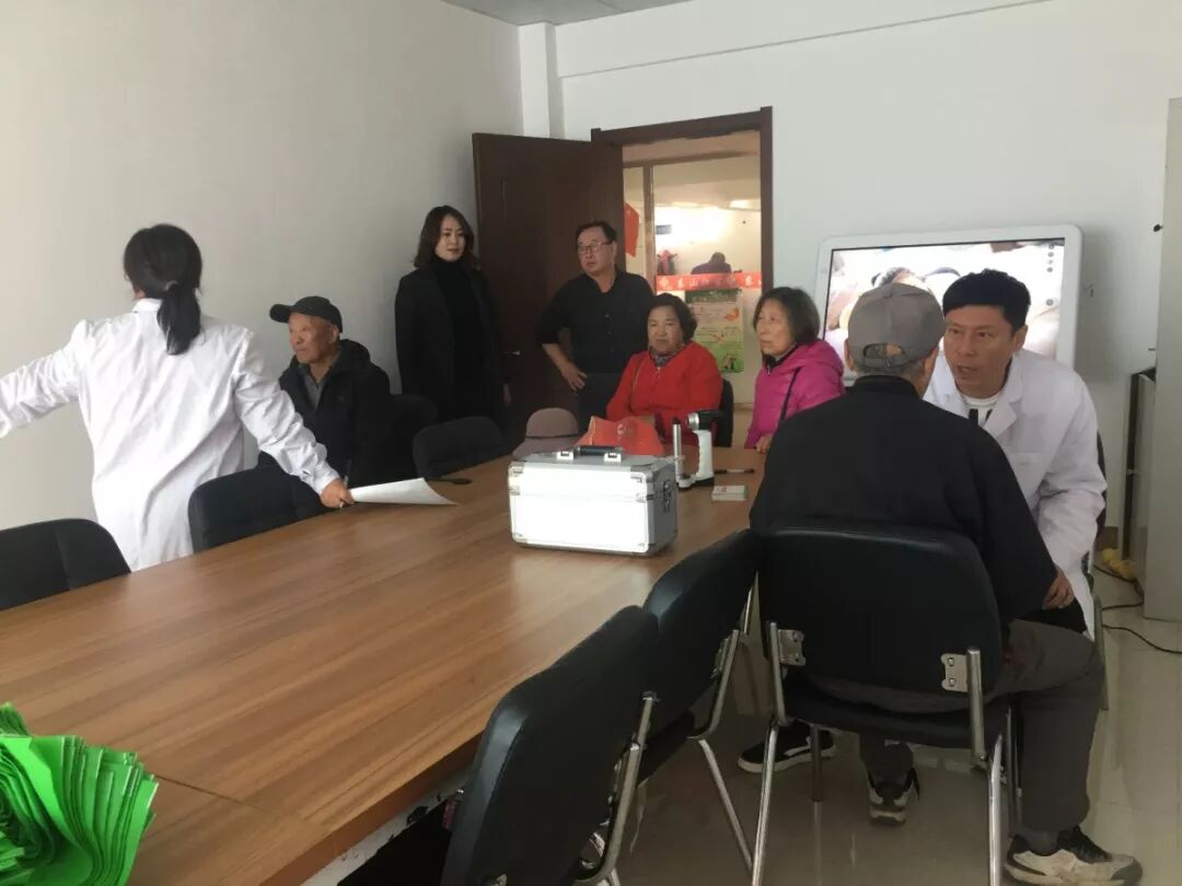 社区动态 新华明眼科医院义诊进社区 东山社区微生活 微信公众号文章阅读 Wemp